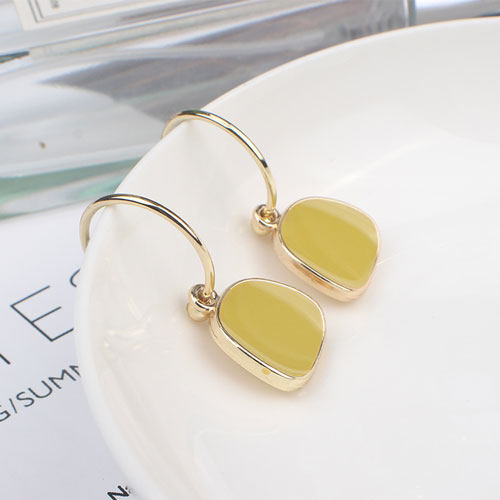 Manxiuni 2020 new ladies earrings fashion Simple earrings pendant acrylic metal earrings women's party dating jewelry
